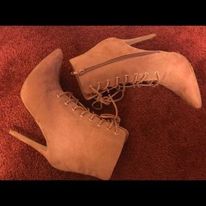 Rose gold in color (Boots) SUEDE